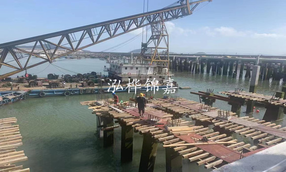 造成房屋地基下沉的原因是什么？如何利用打樁木處理地基下沉問題